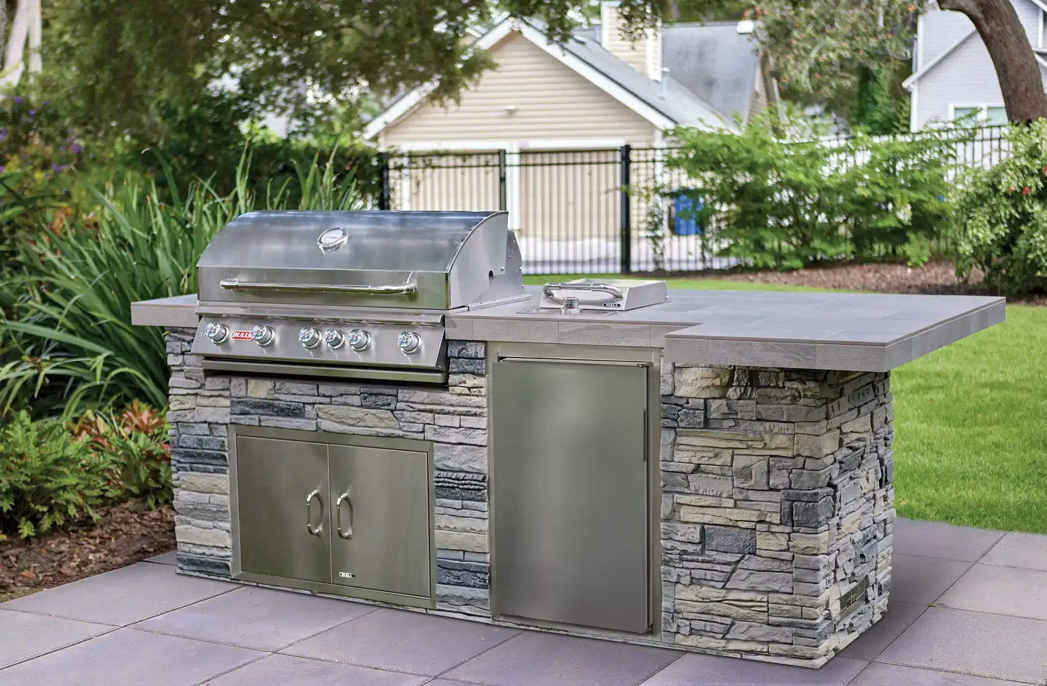 Why Are Bull BBQ Grills the Best for Outdoor Kitchens in 2025?